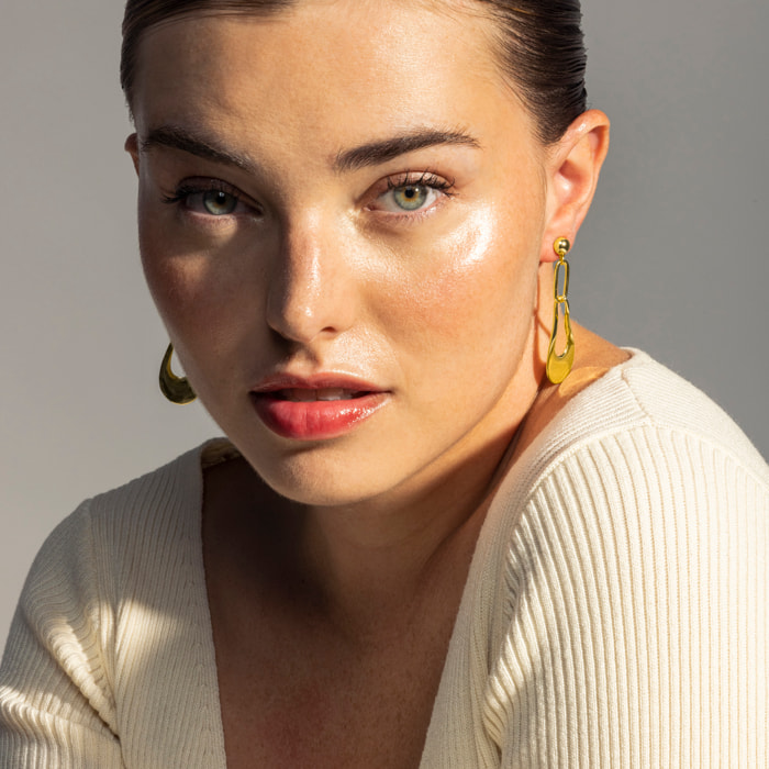 Pendientes acabados en oro amarillo de 18K