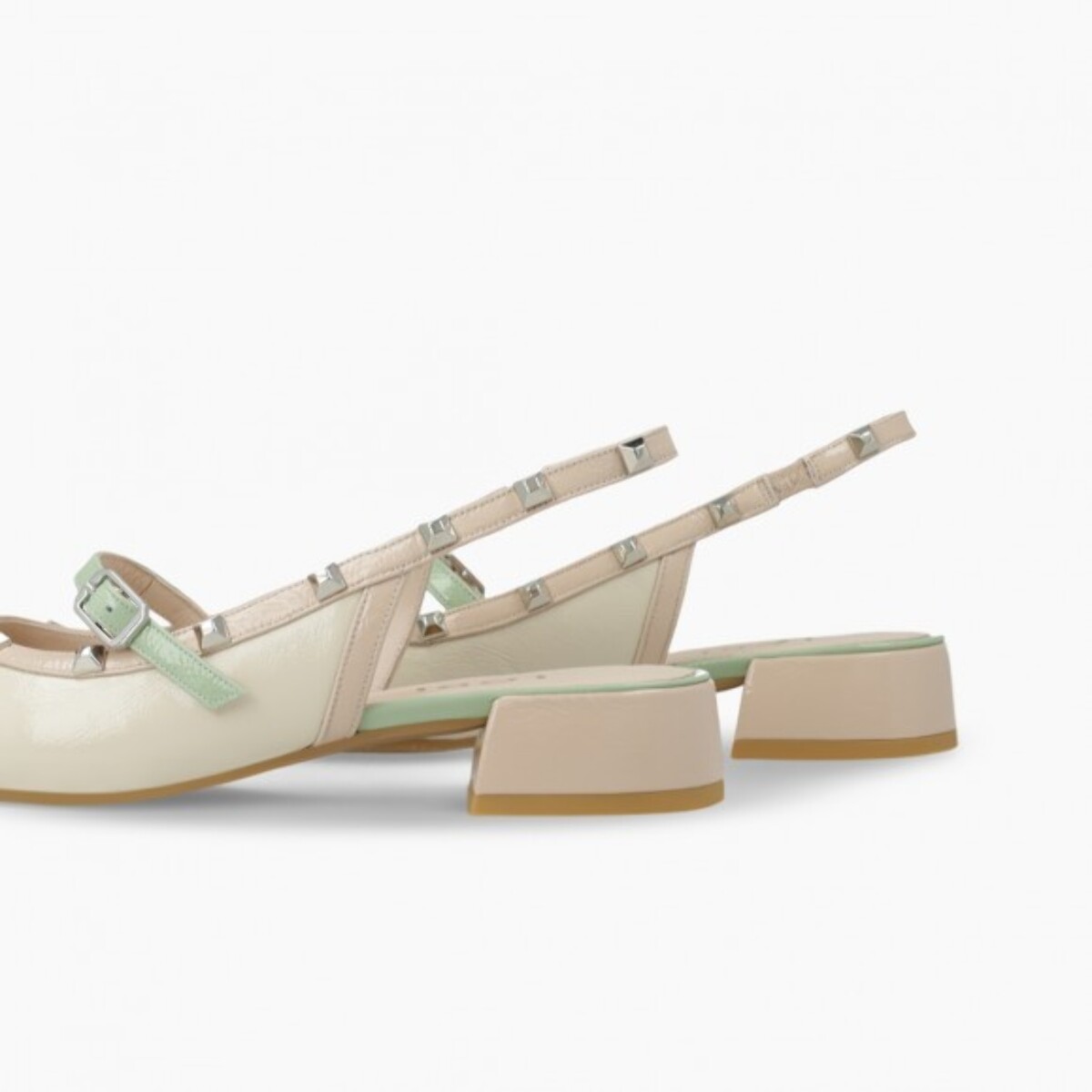 BAILARINAS BLANCAS ANTILLA