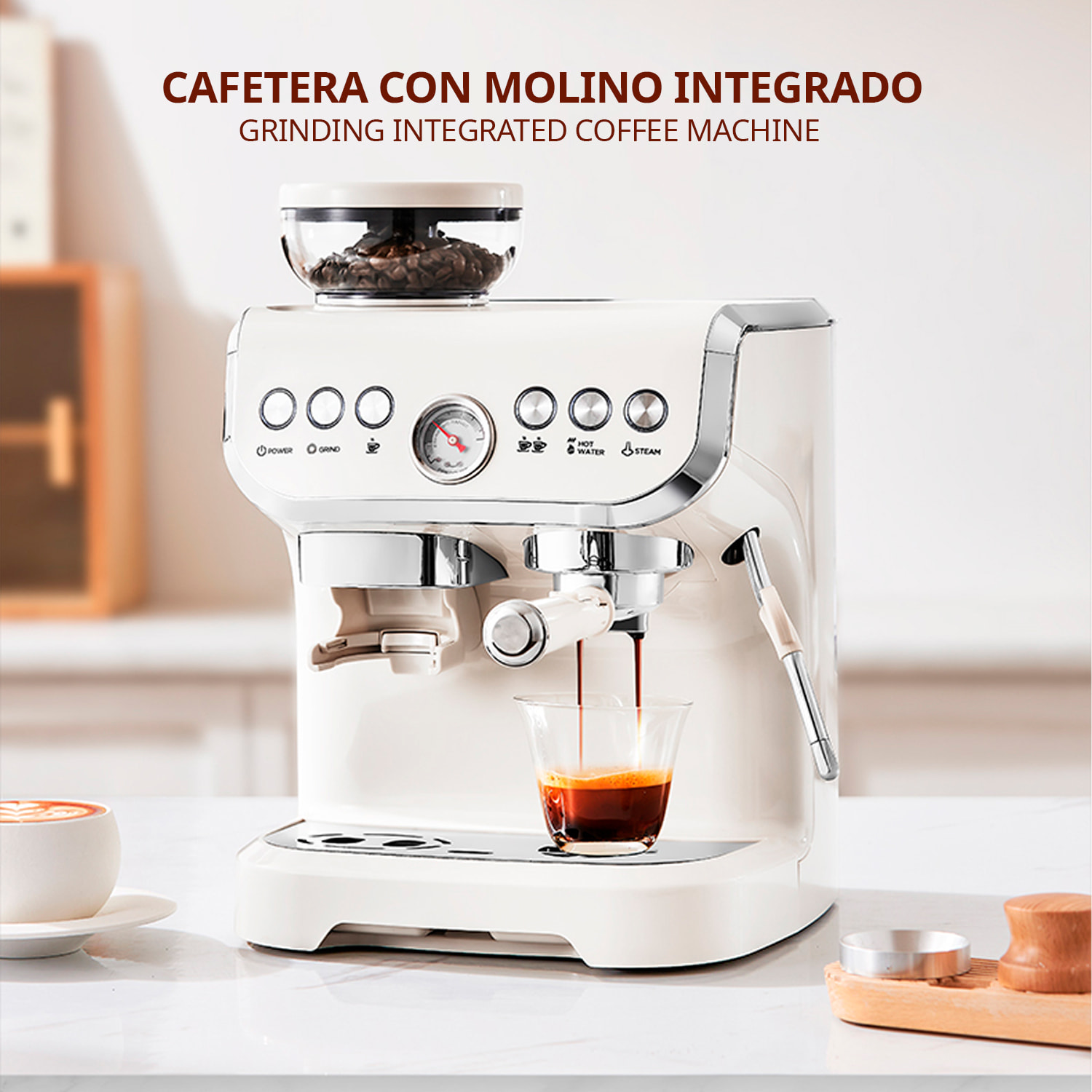 Cafetera espresso con molinillo integrado, 20 bar de presión y depósito de 2 L. Permite moler y preparar café al momento, con vara de vapor y controles sencillos.