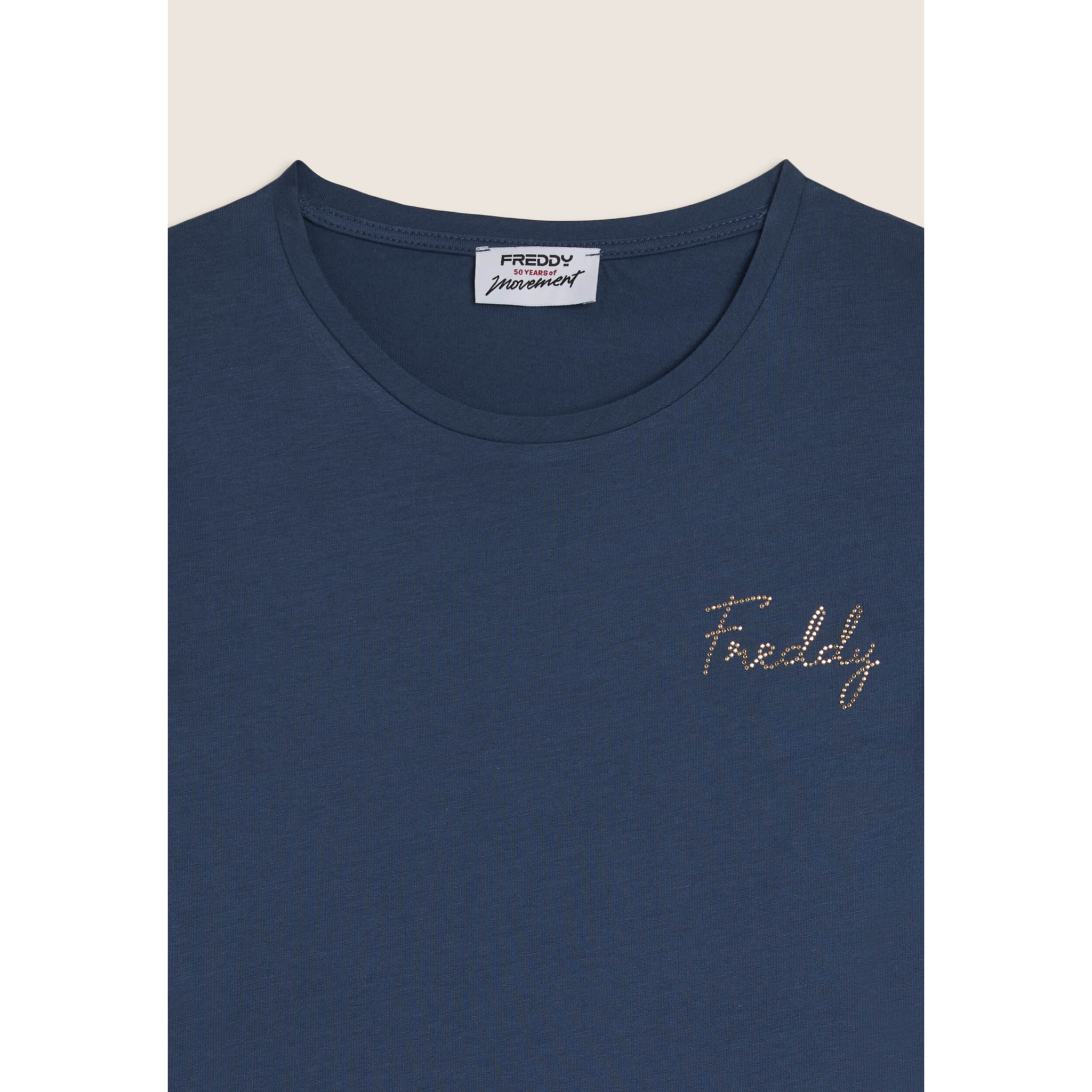 Abito con Ricamo Sangallo sulle Maniche