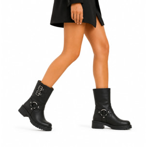 Biker in pelle di vitello con fibbie