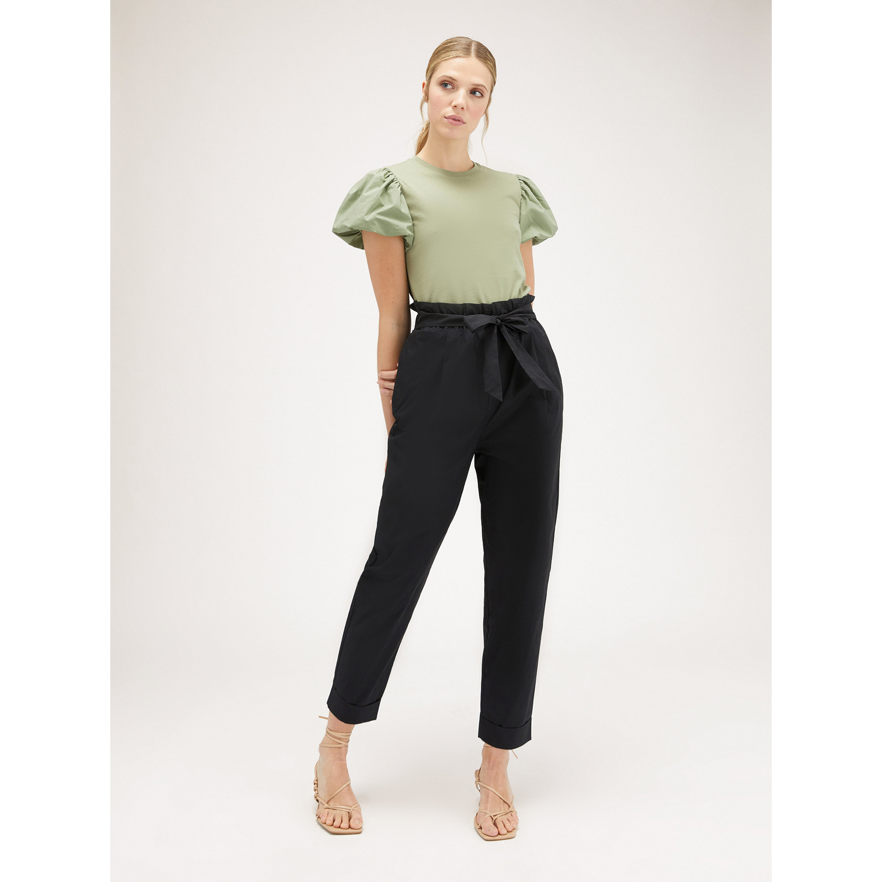 Motivi - Pantaloni carrot con cintura - Nero