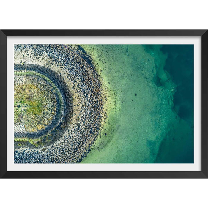 Poster deco au bout de la jetée Affiche + cadre en bois - Noir