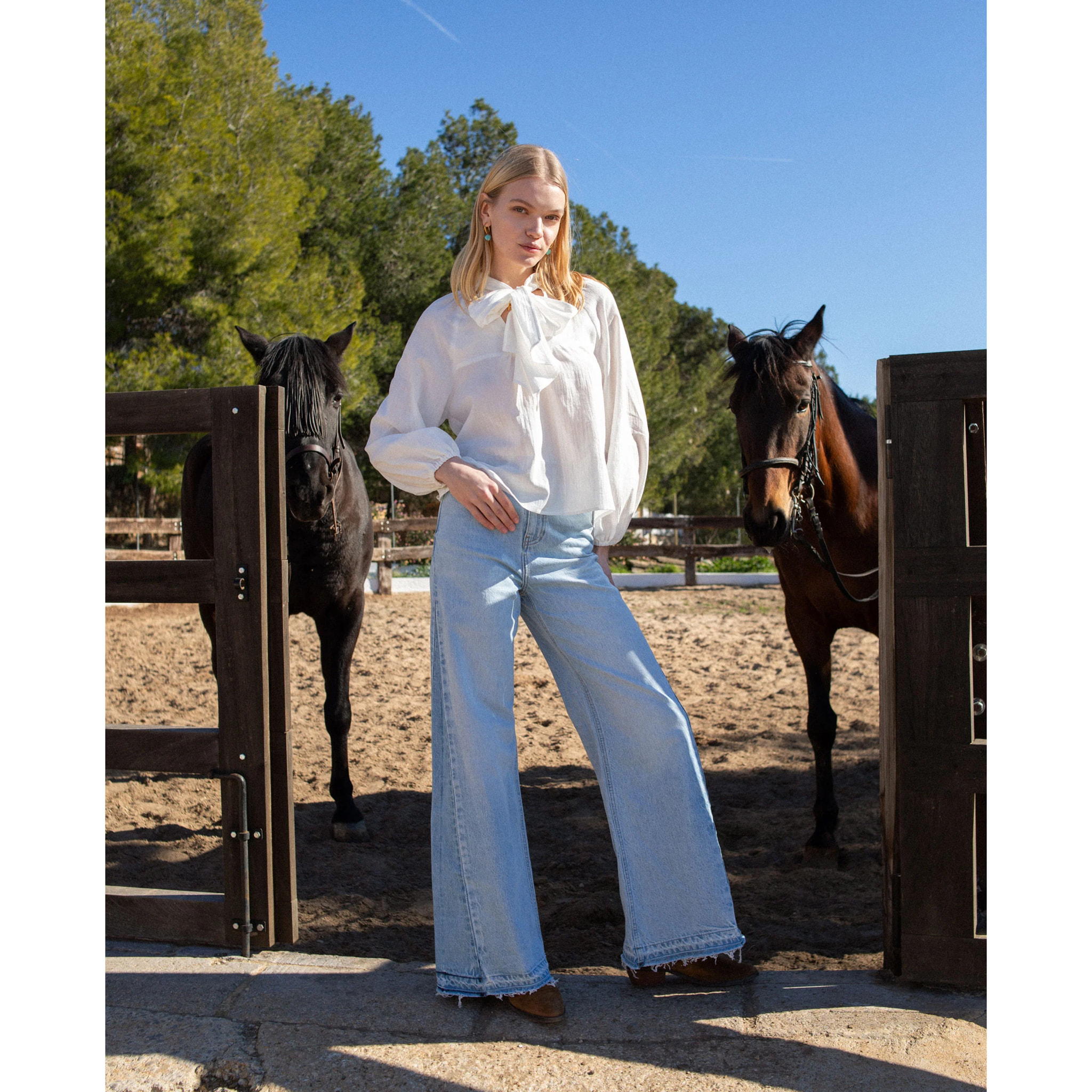 Blusa de manga larga con lazada