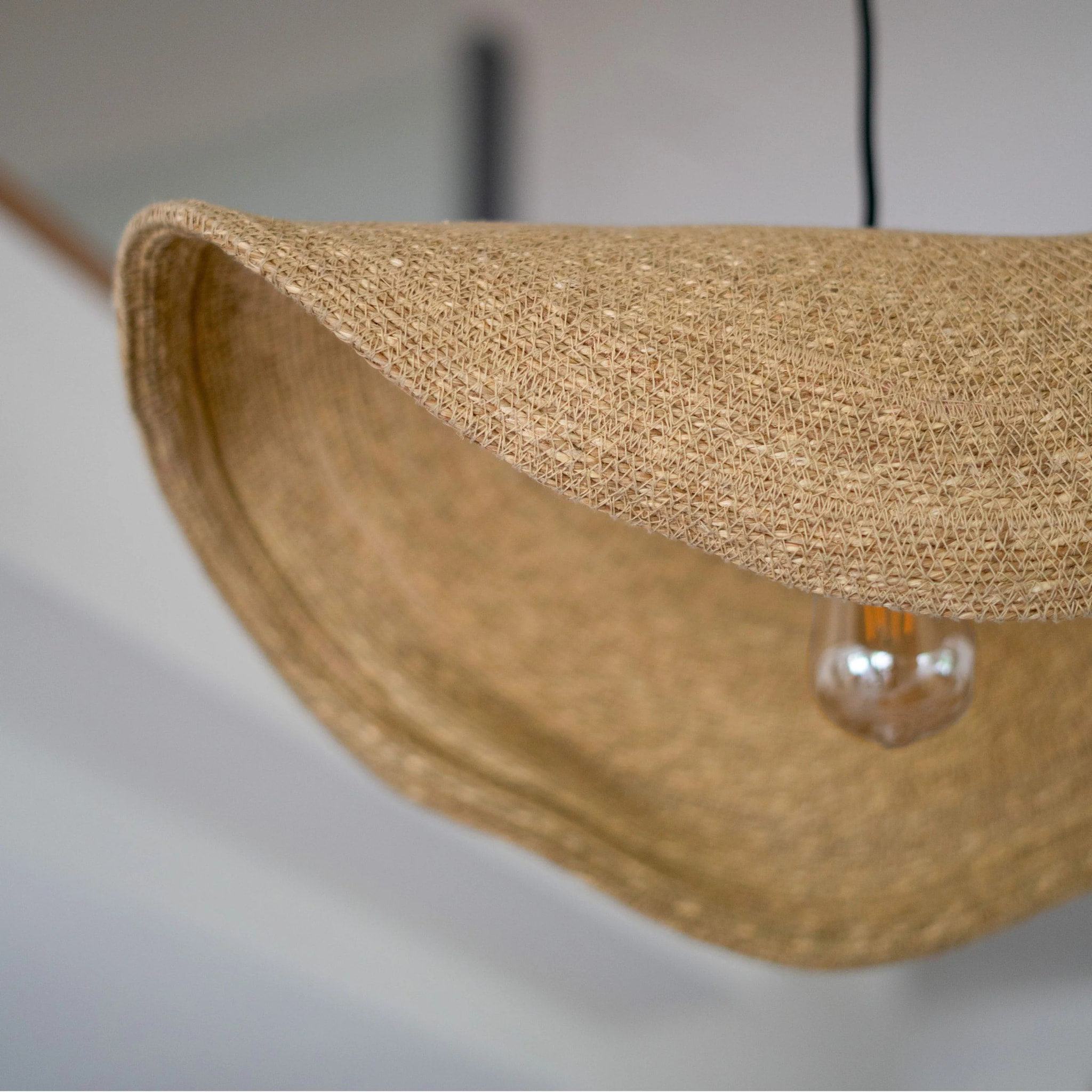 Suspension en matière naturelle et métal 61 cm - Maho