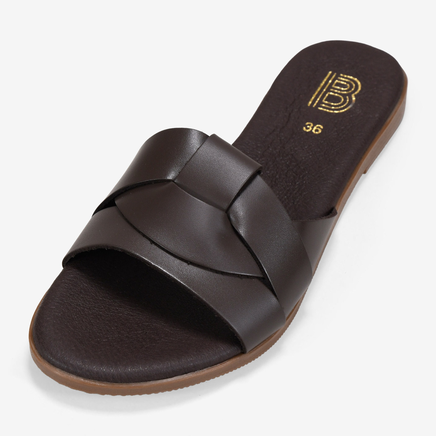 Sandalias planas marrones en piel con plantilla acolchada