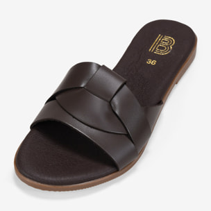 Sandalias planas marrones en piel con plantilla acolchada
