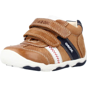 Zapatos Niño de la marca GEOX  modelo B N.BALU B. A MARRON