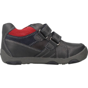 Zapatos Niño de la marca GEOX  modelo B NEW BALU BOY GRIS