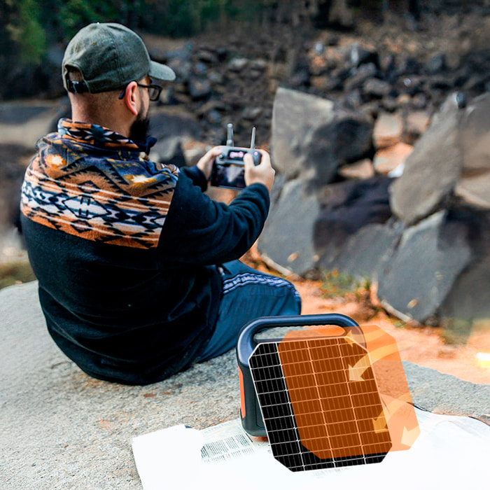 Ventilatore x99 solare LED ricaricabile con motore senza spazzole 9V, 16 LED (2W) e 4 velocità. Velocità dell'aria 4,5 m/s e fino a 2800 rpm. Funzione powerbank con doppia batteria da 2600 mAh.