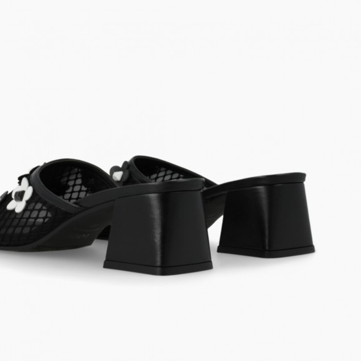 SANDALIAS NEGRAS LUDES