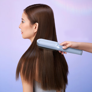 Spazzola lisciante per capelli con ioni negativi e 30W. 9 livelli di calore da 130°C a 210°C.