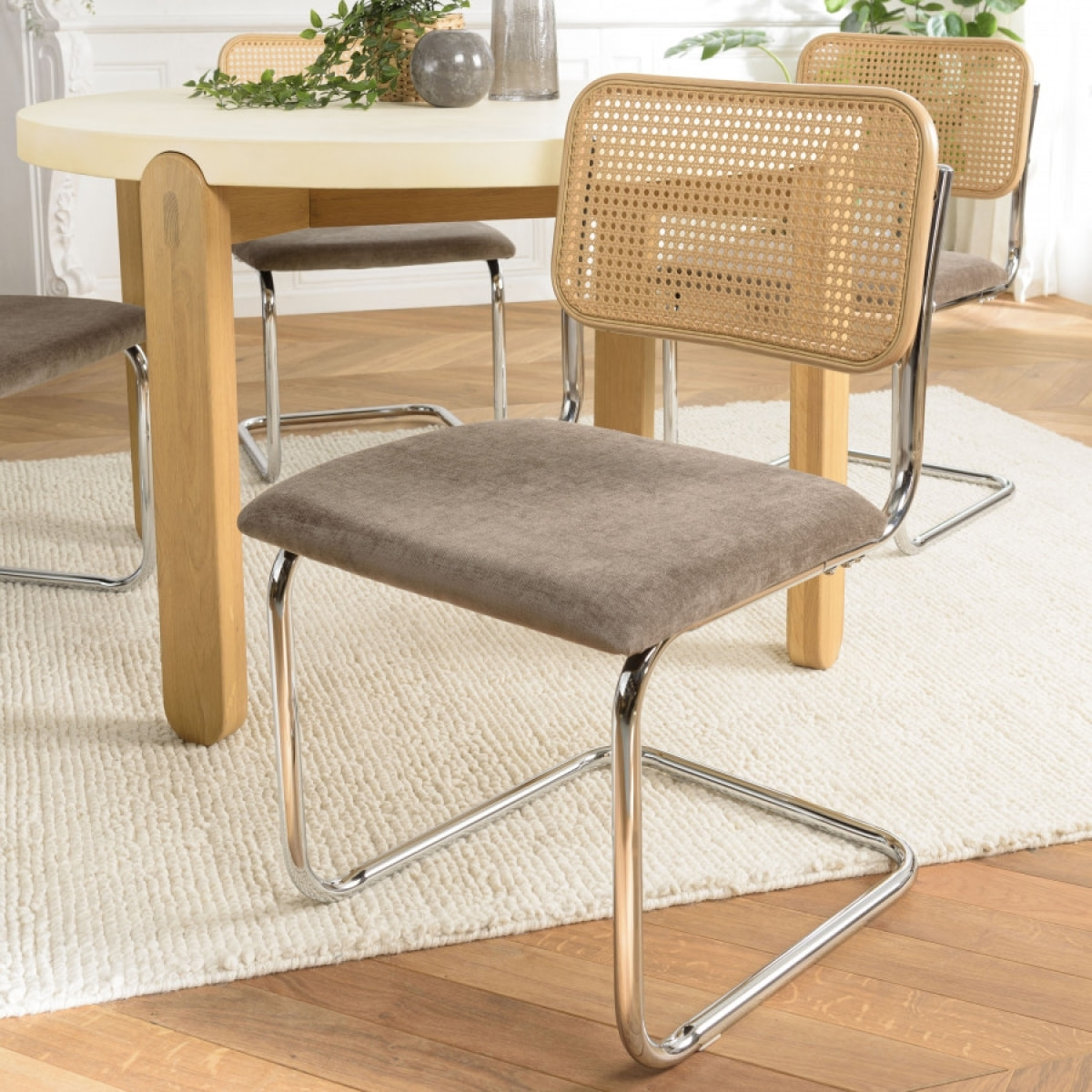 LEA - Lot de 2 chaises assise tissu taupe dossier effet cannage