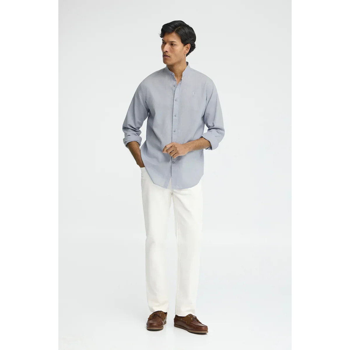 Camisa cotolino azul claro con cuello mao, corte regular y bordado Rigby Go