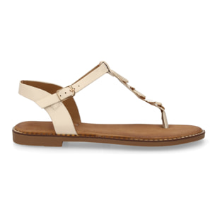 Sandalia de dedo con decoración en el empeine