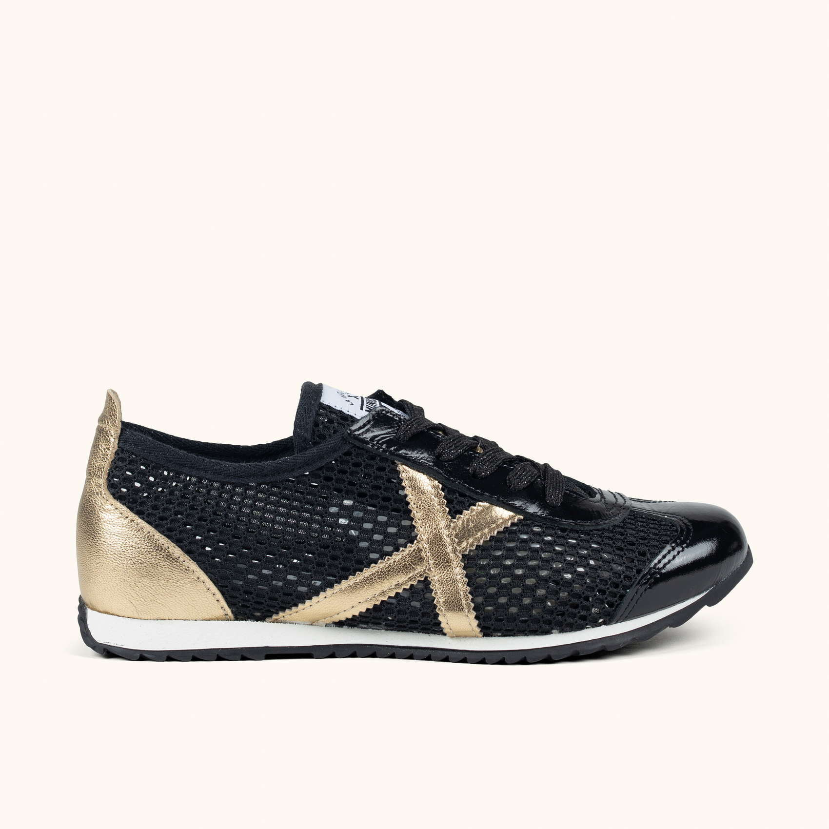 Zapatilla Retro de Rejilla Negra y Oro MUNICH OSAKA 594