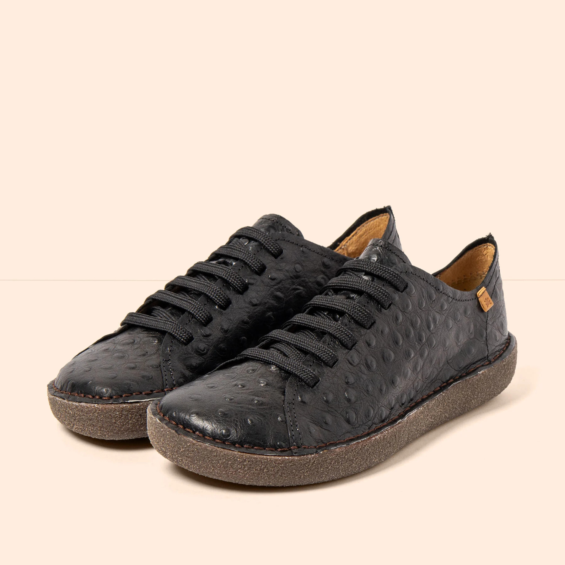 Zapatos N6064 OSTRICH BLACK/ TAMI color Black