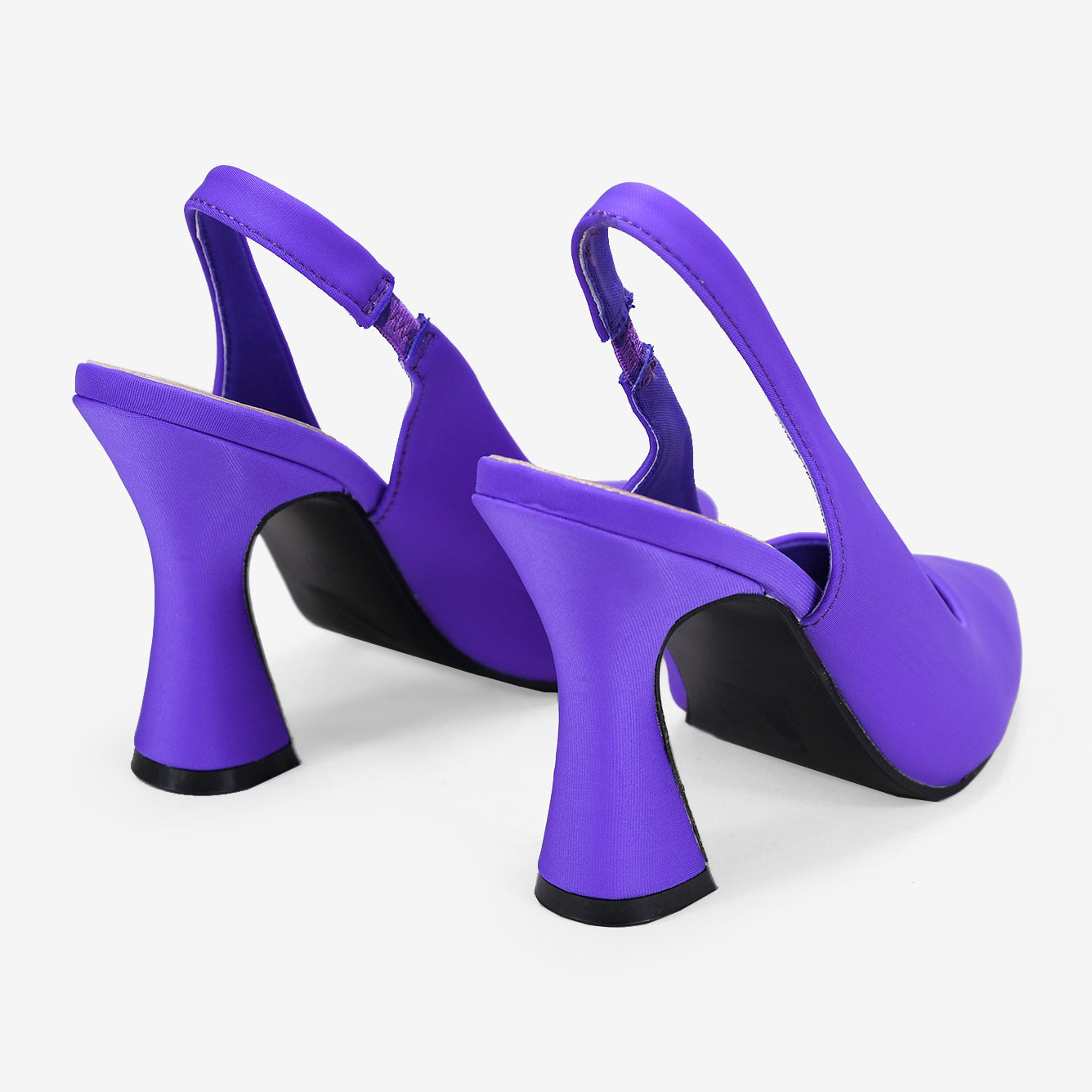 Zapatos de tacón acampanado lila