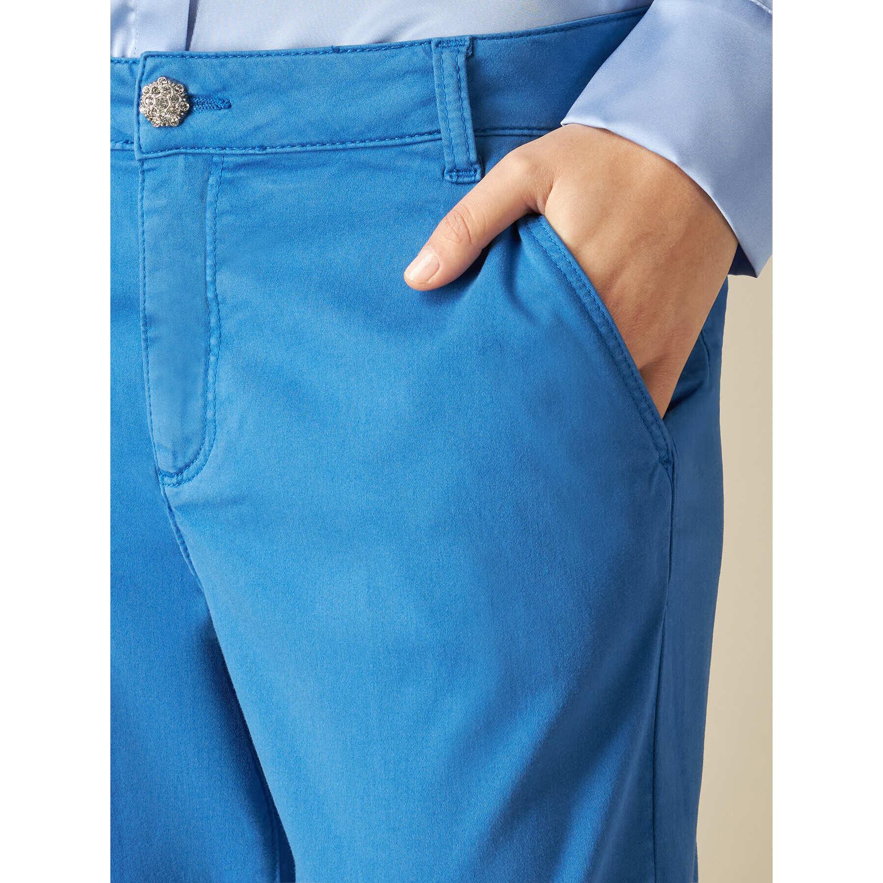 Oltre - Pantalón chinos con detalle joya - Azul