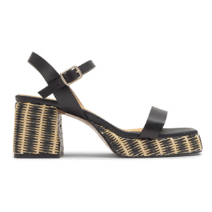 Sandalia Voramar tacón forrado en napa con cierre de hebilla y plataforma en rafia