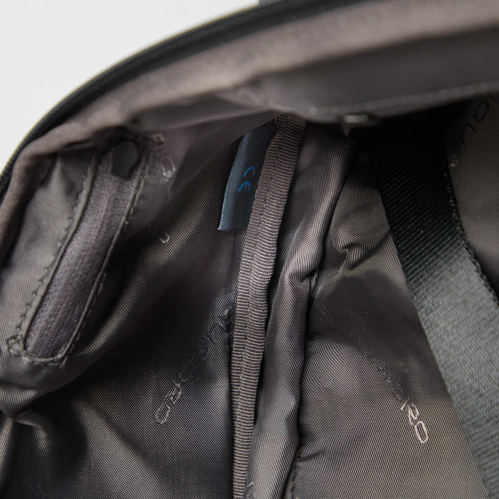 Piquadro Zaino da viaggio resistente all'acqua porta pc 14"