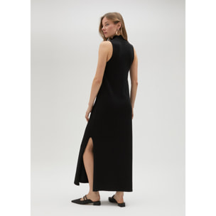 Vestito nero in maglia con borchie