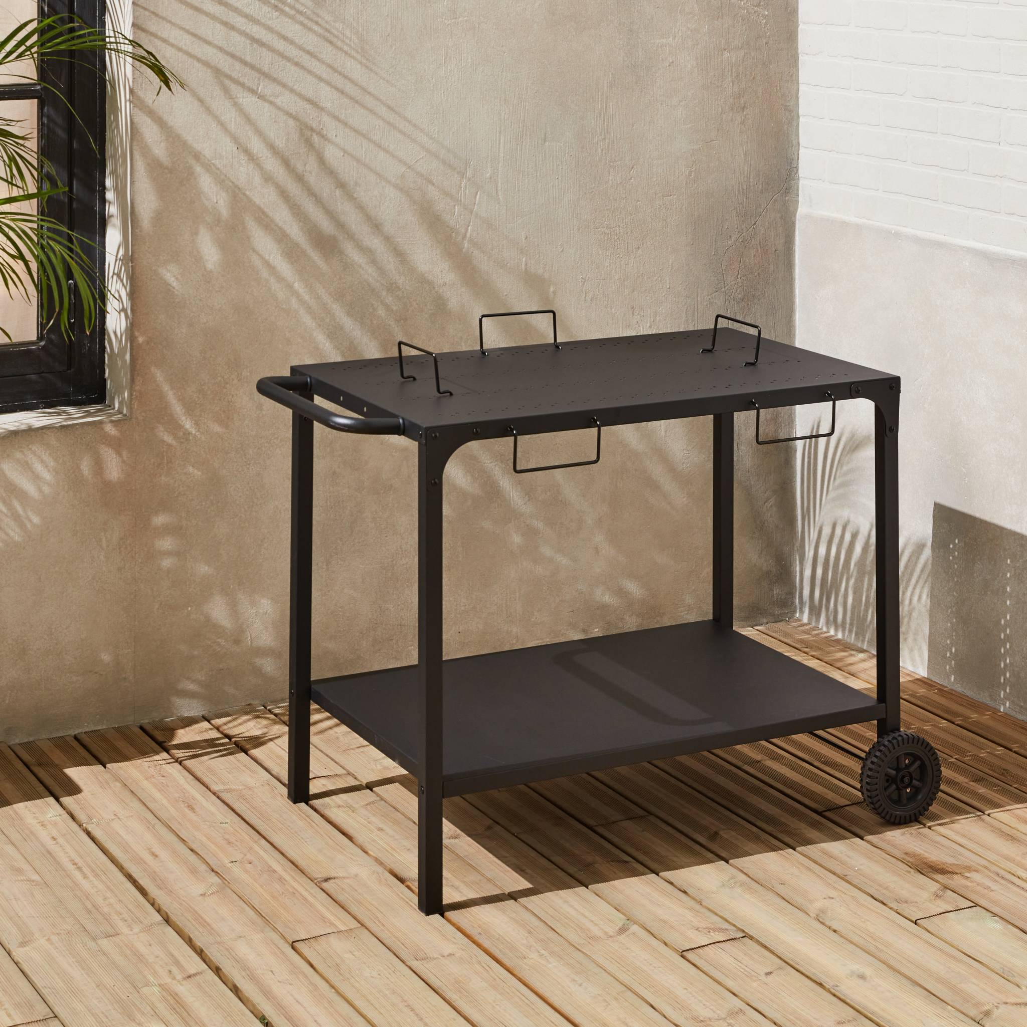 Desserte extérieure noire en acier modulable pour plancha avec deux roues