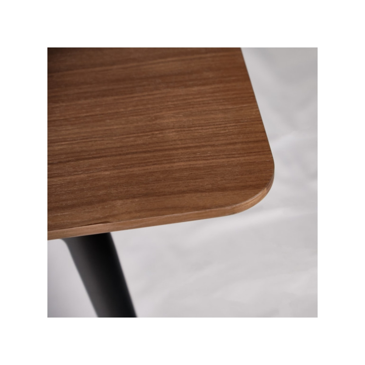 Table basse 120 cm plaquée en bois avec pieds en métal - NORWAY