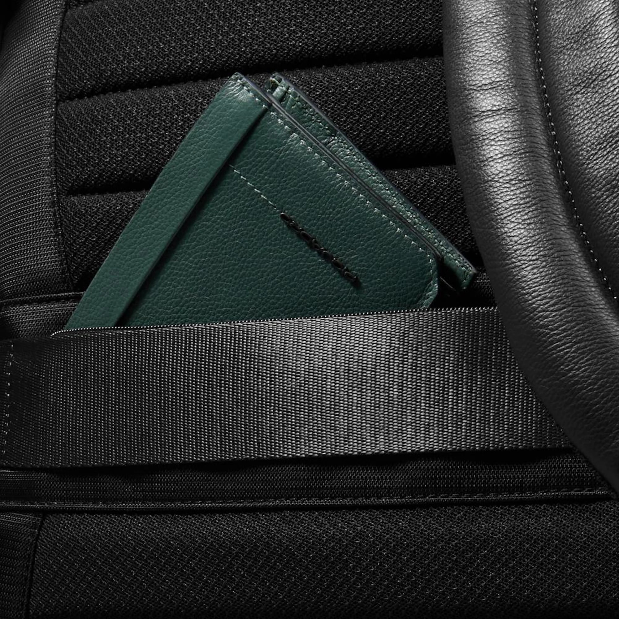 Piquadro Zaino da bici porta pc e porta iPad® con cavo antifurto, agganci per lucchetto e luce portatile