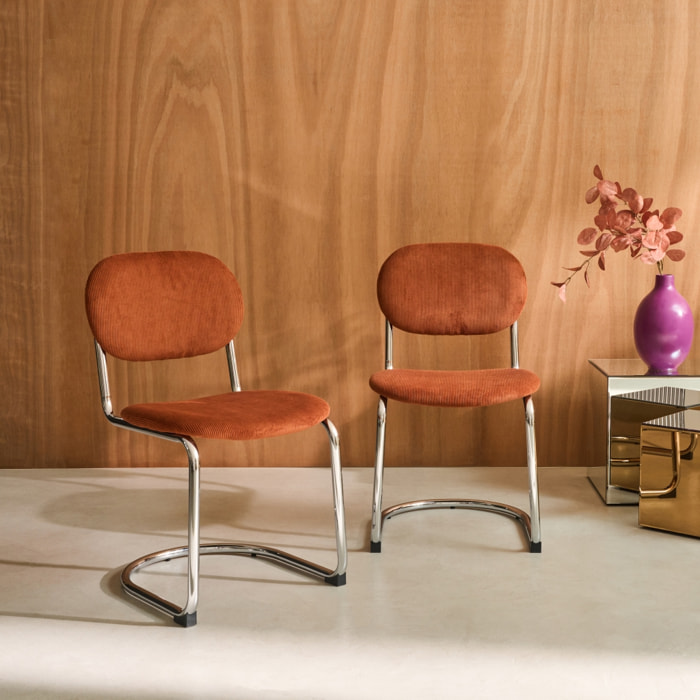 Lot de 2 chaises cantilever arrondie métal. velours côtelé camel et pieds chromés - L 47 x P 54.5 x H 81cm - Maloa