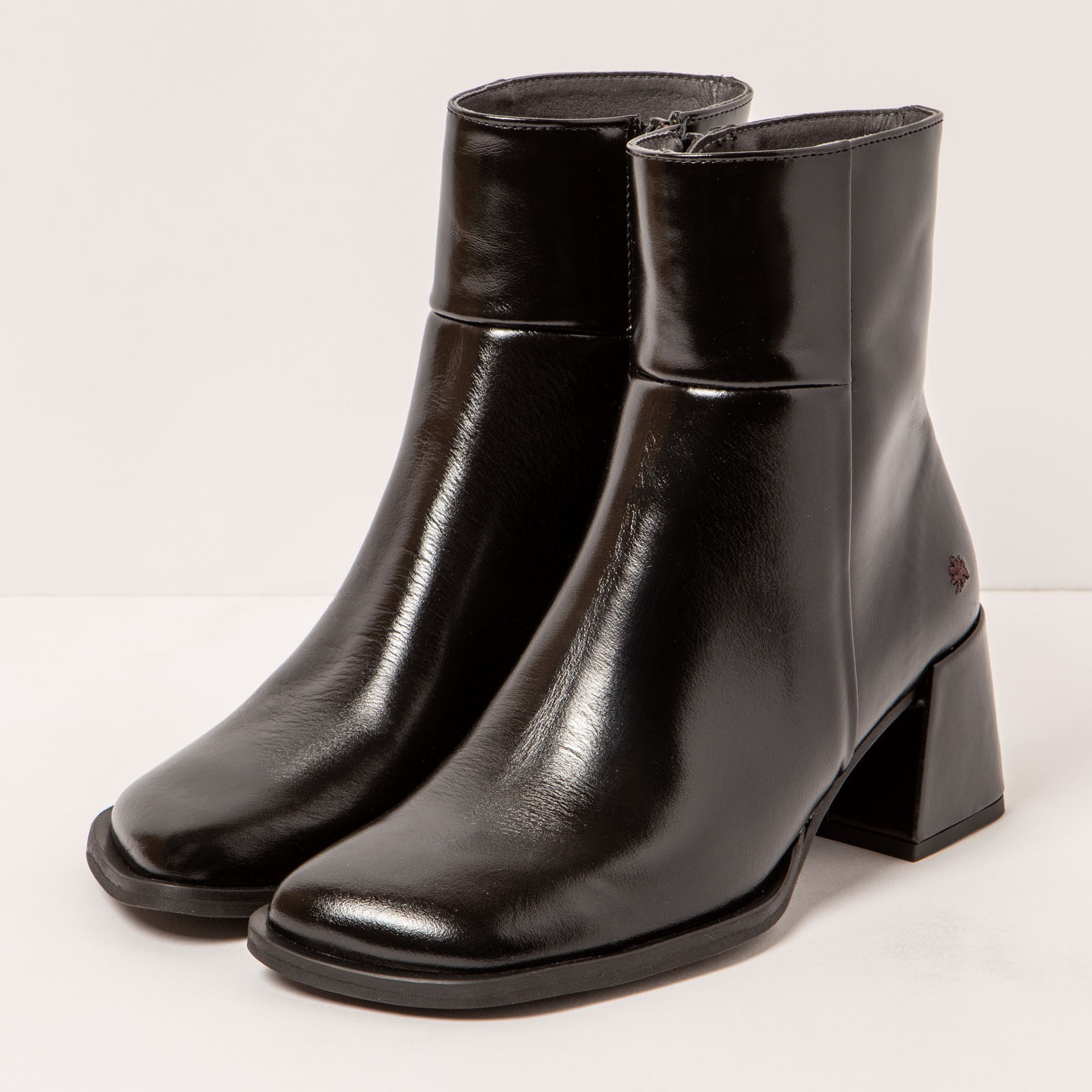 Botines 1706 NAPPA SHINNY BLACK/ VERONA color Black