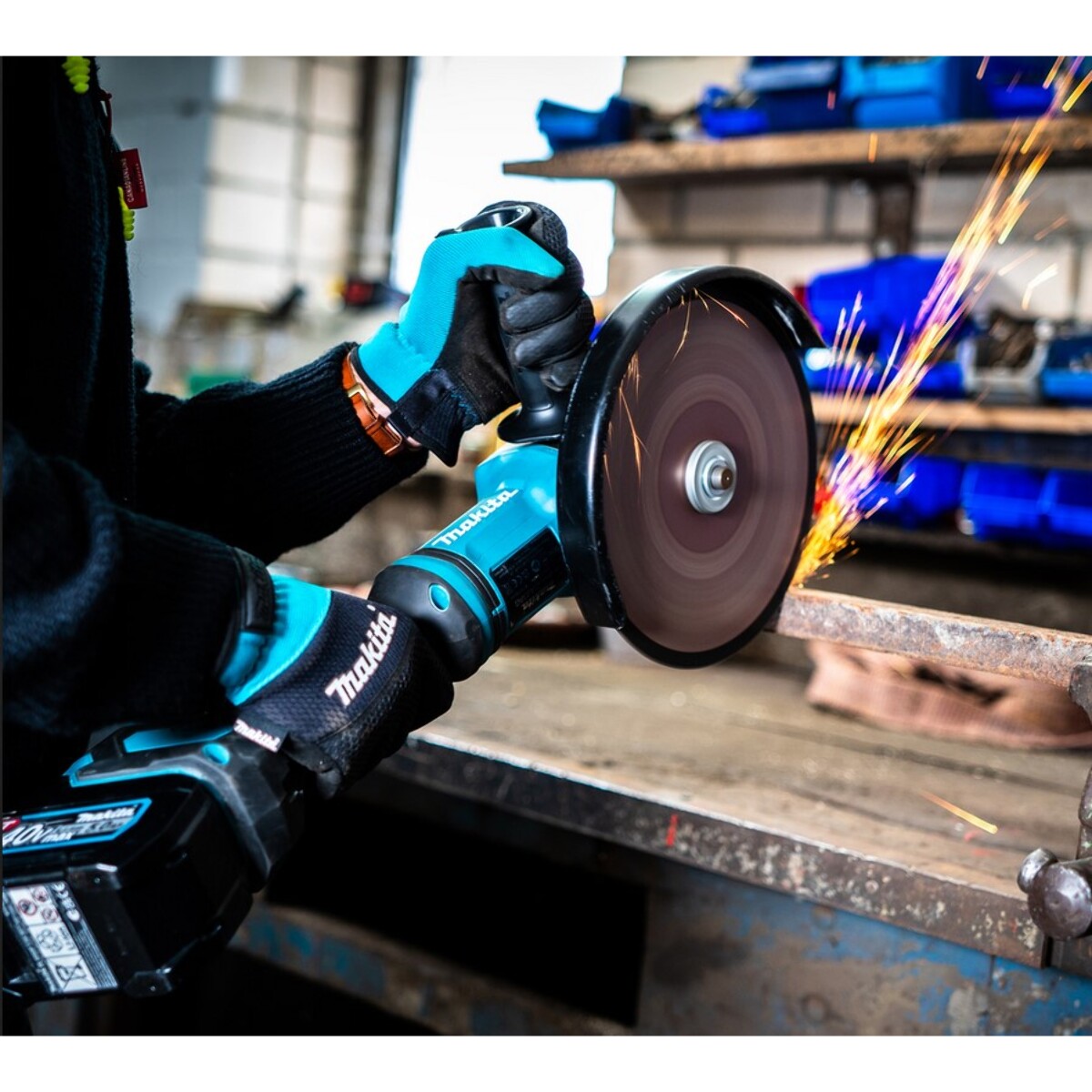 Meuleuse 230 mm 40V Bluetooth en coffret MAKITA sans batterie - GA038GZ01