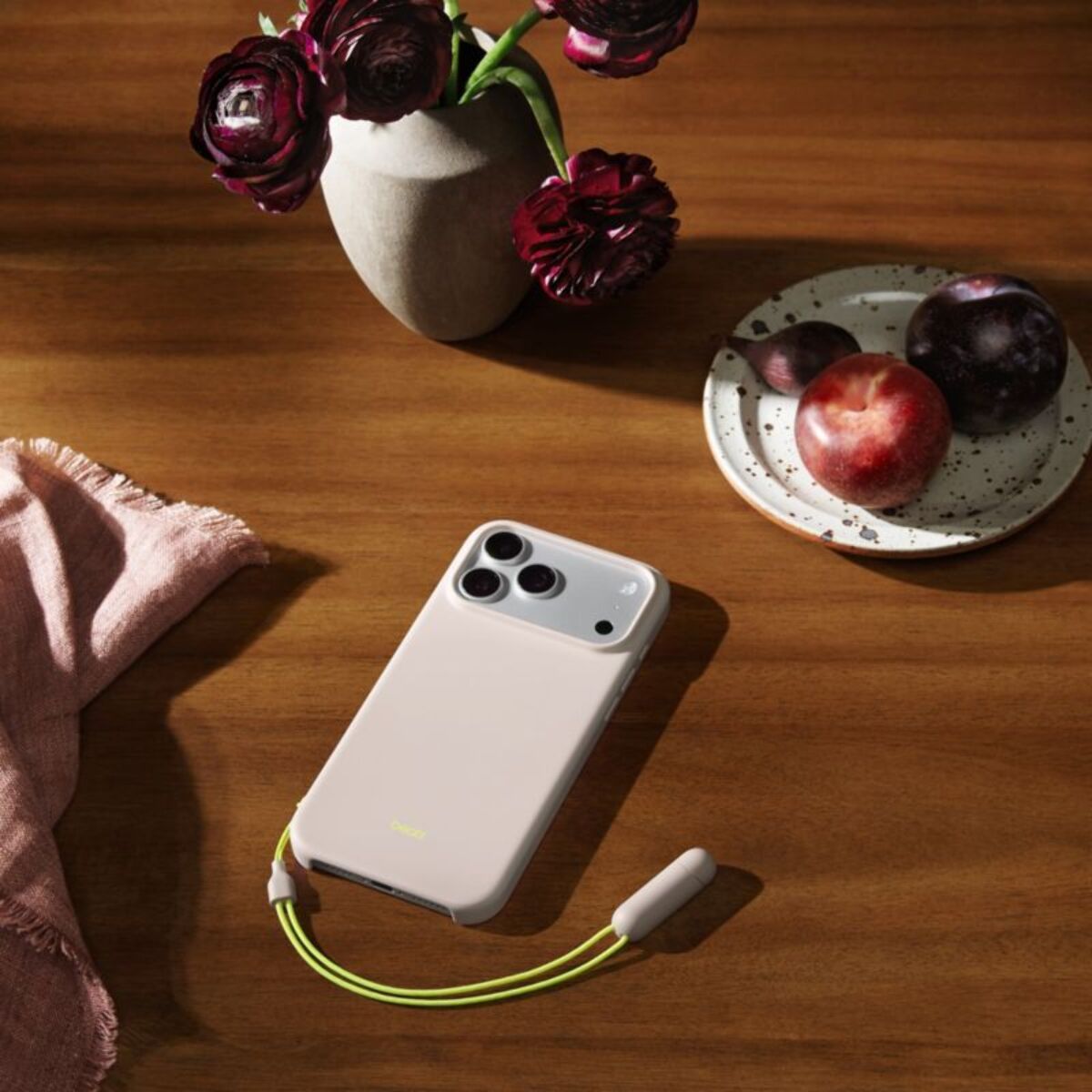 Coque BEATS iPhone 17 Pro Max Magsafe stand Gris