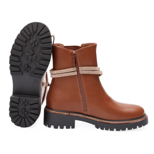 Stivaletti in simil pelle con applicazioni dorate