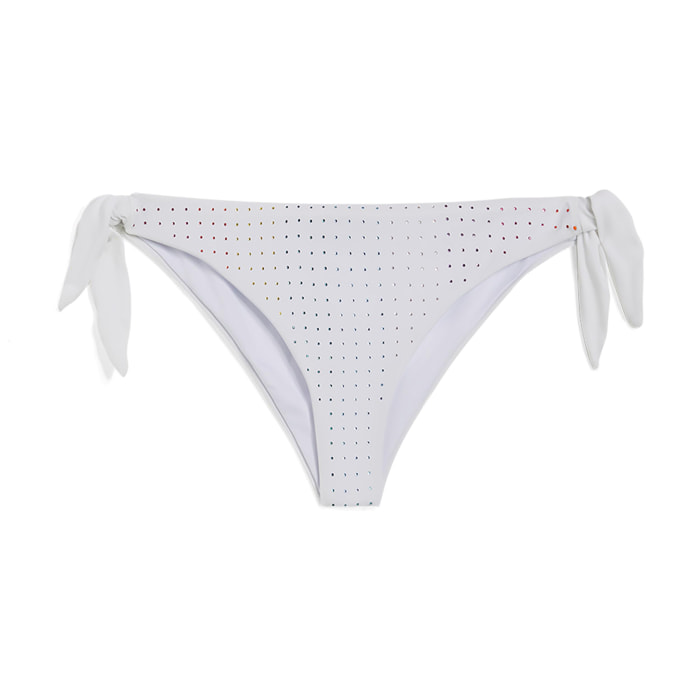 Slip bikini decorato da strass con chiusura a fiocchi