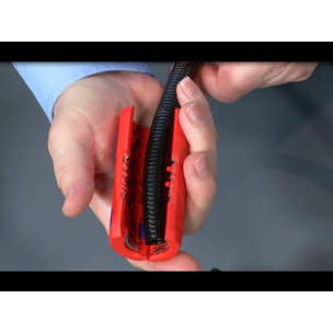 Coupe-tubes pour gaines électriques KNIPEX TwistCut - Avec dénudage - 90 22 02 SB
