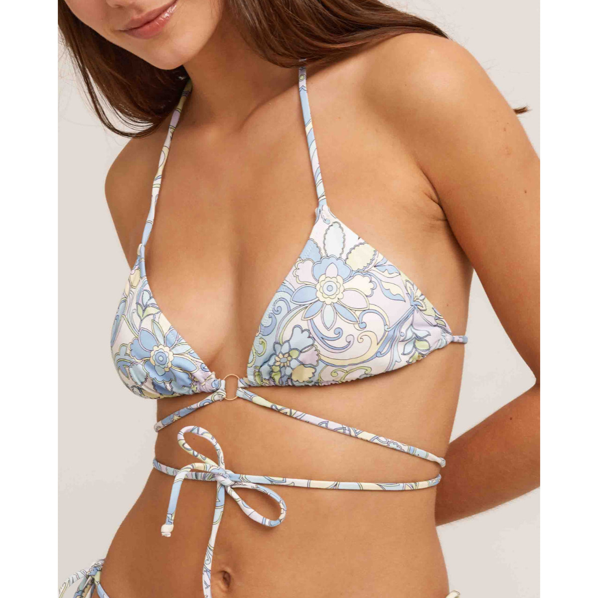 Top de bikini triángulo con cruce estampado