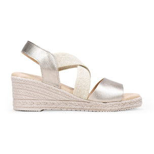 Sandalias doradas en piel con cuña