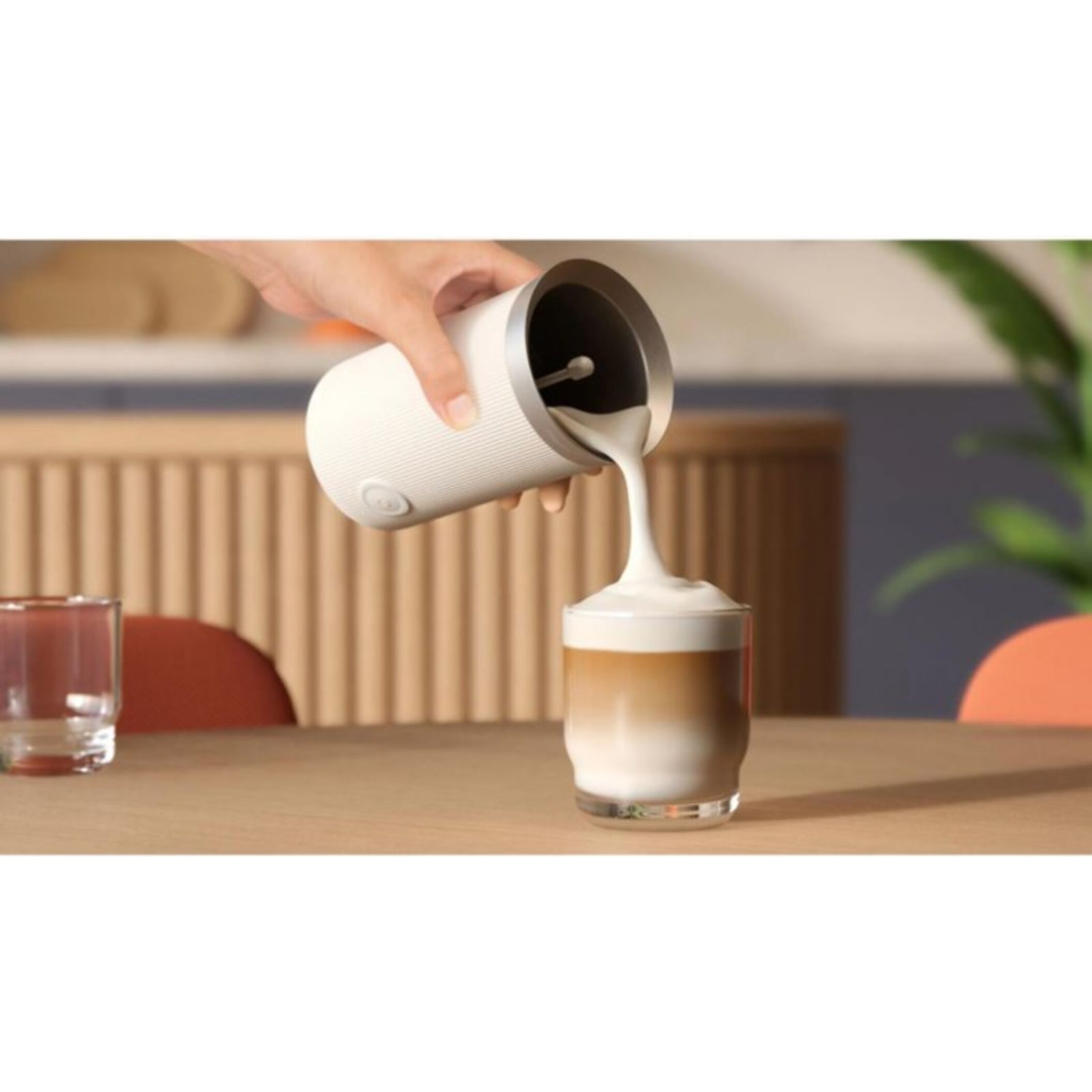 Machine à expresso PHILIPS Baristina BAR303/00 cafetière à grain Blanche + mousseur à Lait