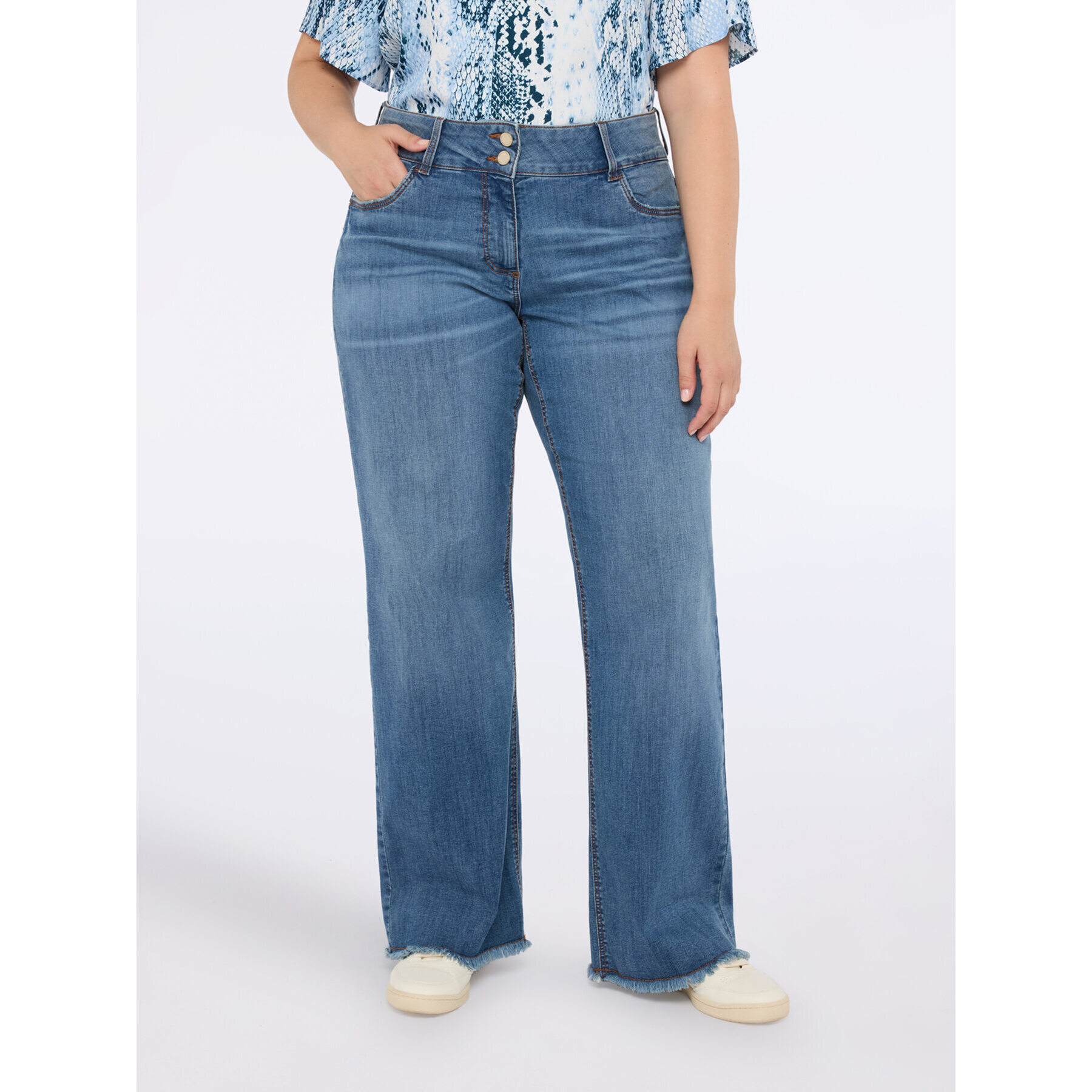 Fiorella Rubino - Jeans regular con orlo sfrangiato - Azzurro