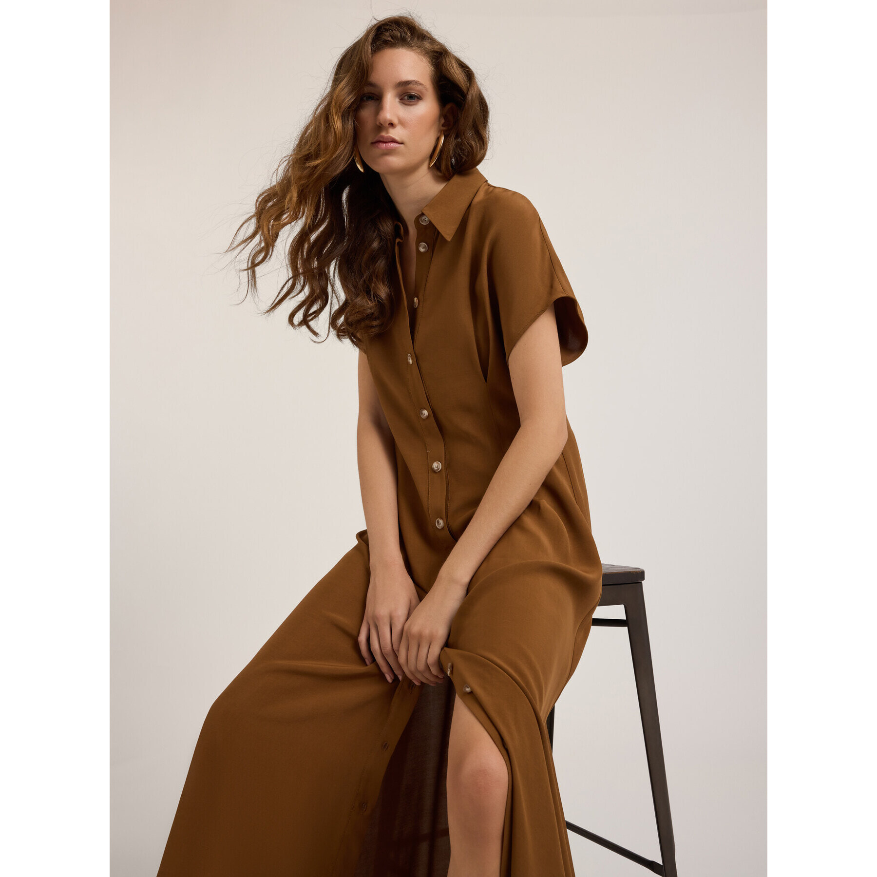 Motivi - Langes Hemdblusenkleid aus Viskose - Marrón