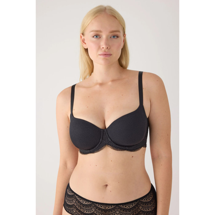 Reggiseno con ferretto e imbottitura