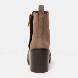 Botines con tacón 2091 NOBUCK BROWN/ CATANIA color Brown