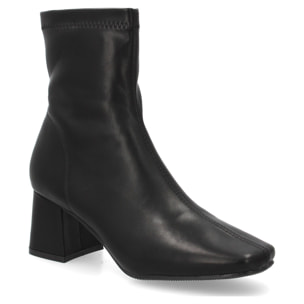 Botín caña media con tacón cuadrado