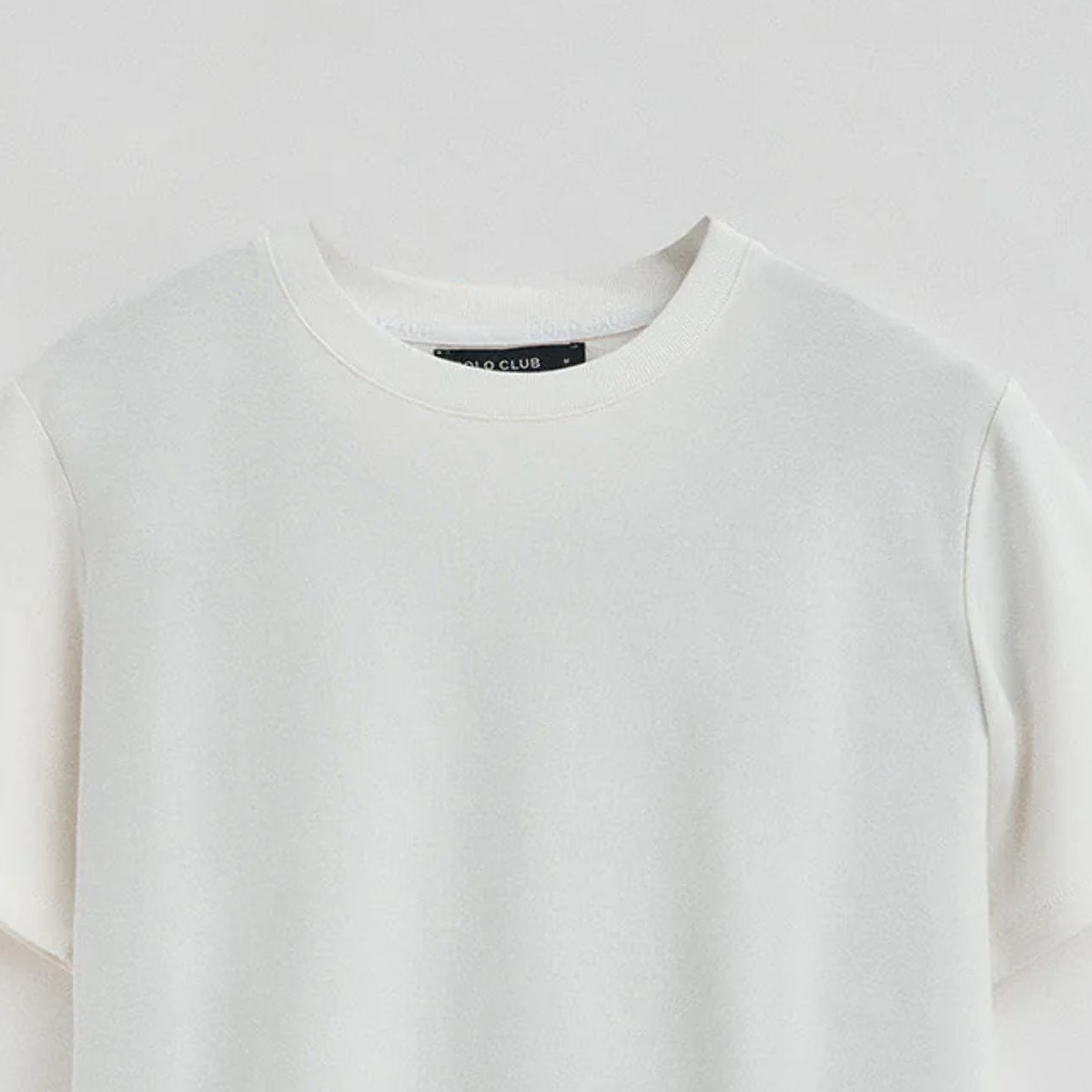 Camiseta Amore blanca con parche personalizado Polo Club