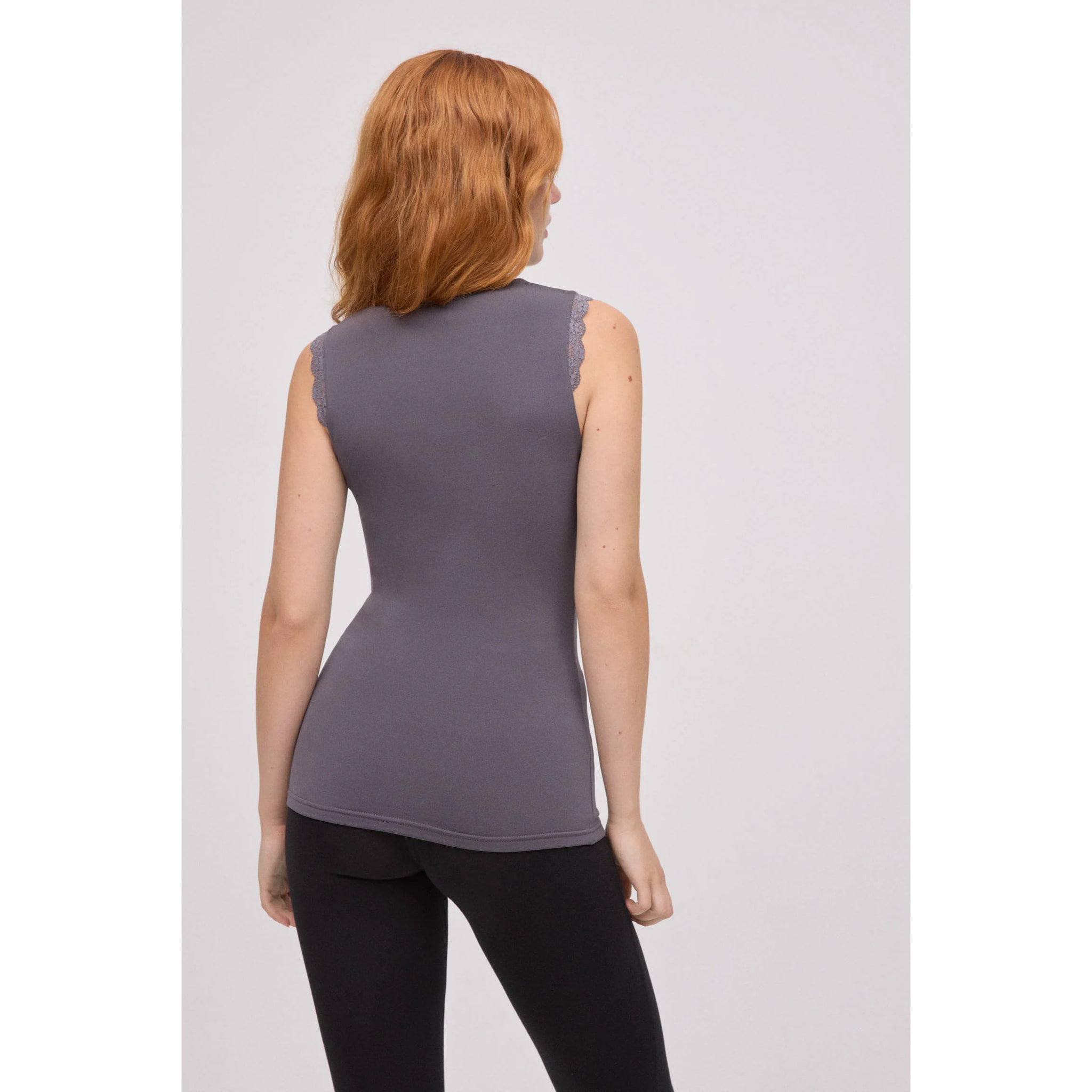 Canotta termica con scollo a V e dettagli in pizzo grigio