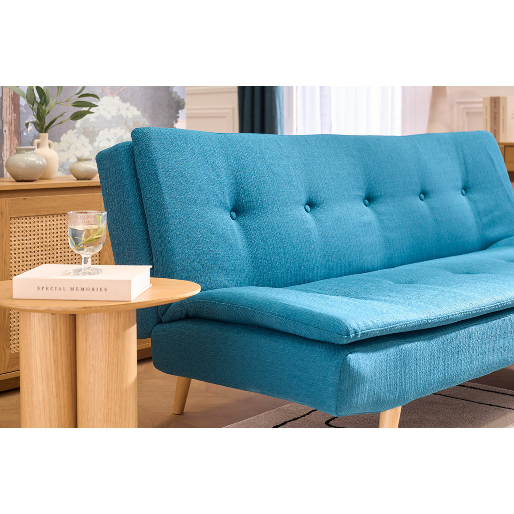 Canapé convertible scandinave 3 places en tissu bleu canard et bois clair SENSO
