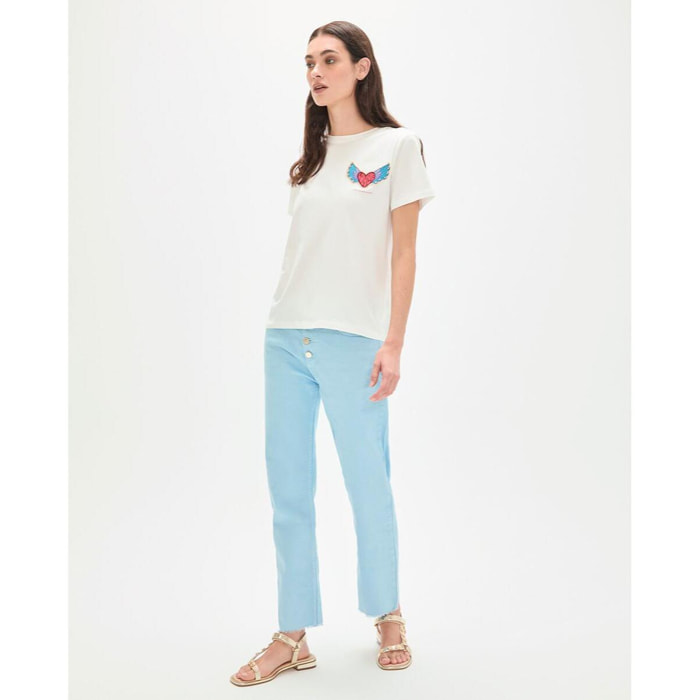 Maglietta con toppa a cuore