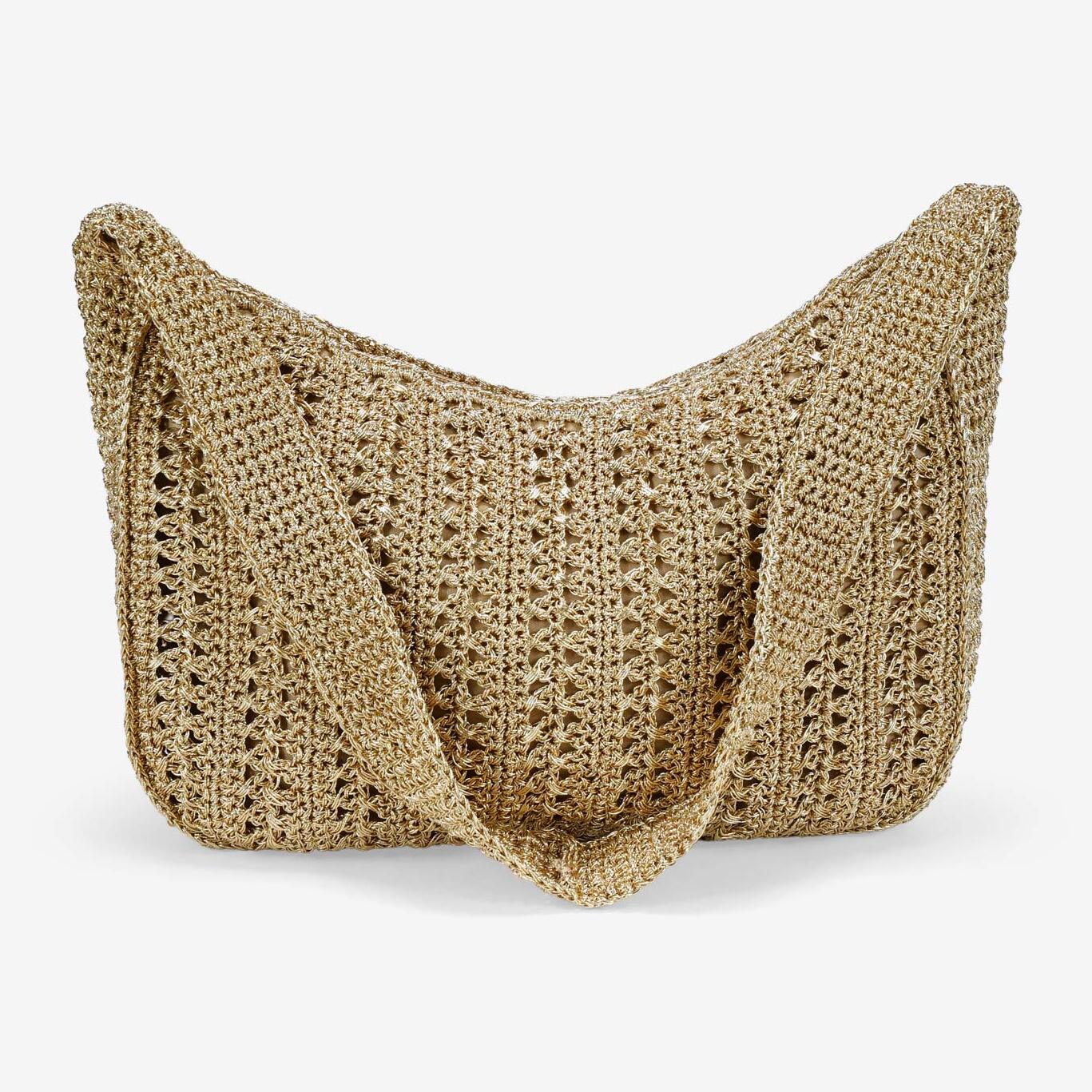 Bolso de hombro dorado en rafia