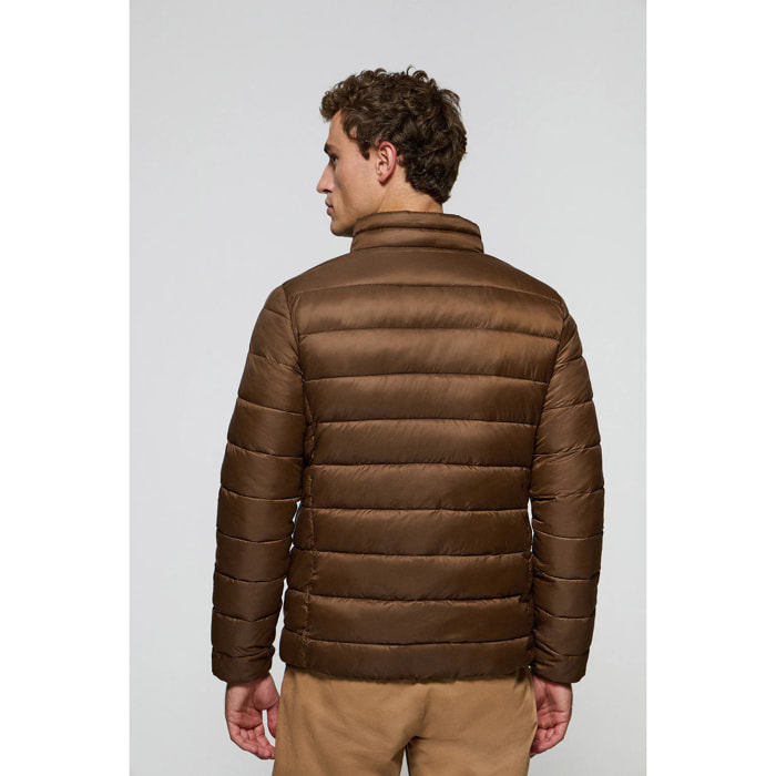Giacca ultraleggera Chase marrone con toppa Rigby Go